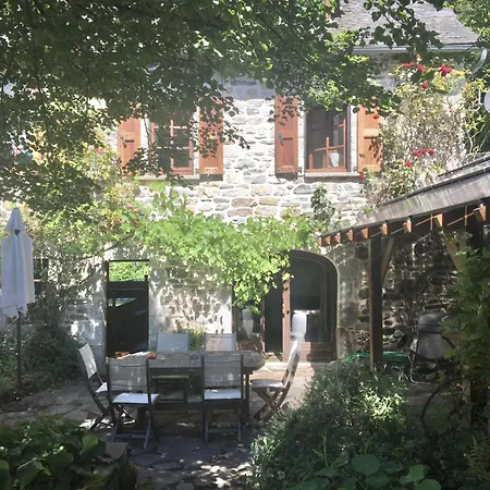 Casa vacanze Maison Aveyron Avec Piscine Bord De