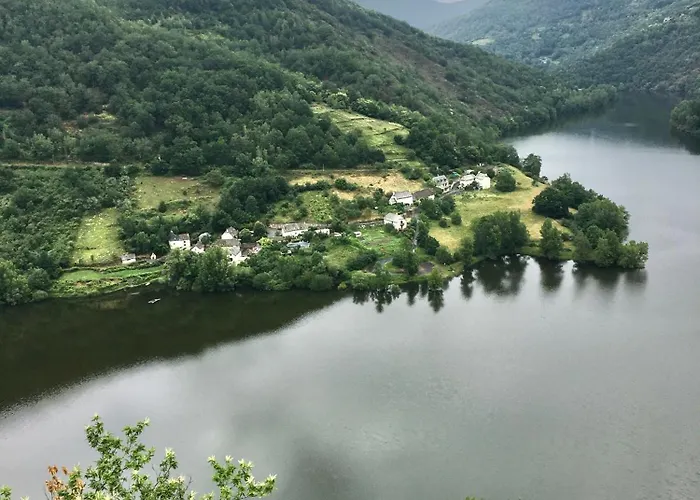 Maison Aveyron Avec Piscine Bord De Сasa de vacaciones *